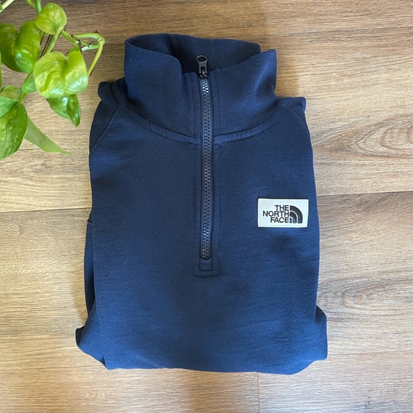 The North Face Women's XS 1/4 Zip Sweatshirt - Picture 2 of 6